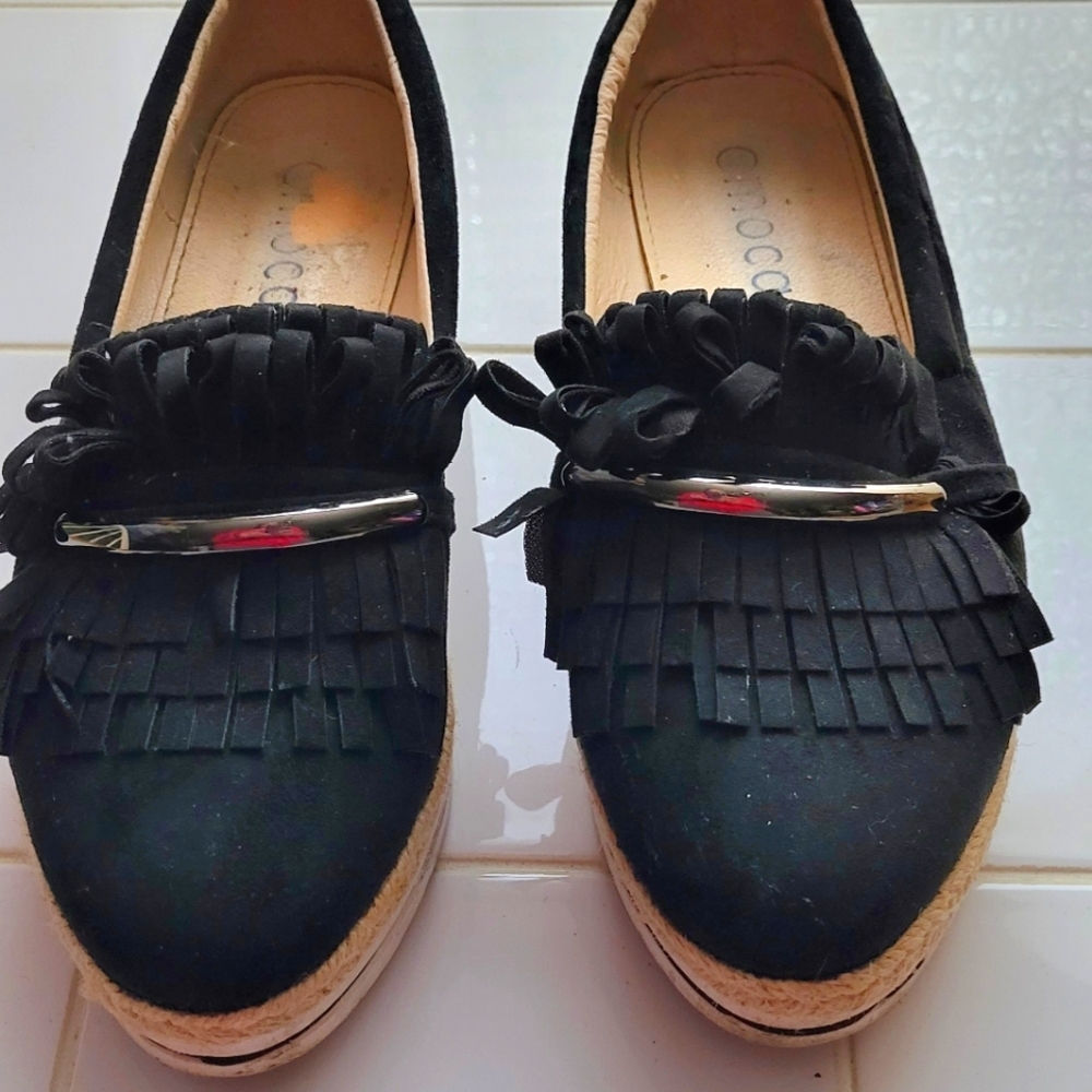 Moca chic black slip on loafer with silver accent/ ruffles size 8.5